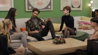 GNTM Ημιτελικός | Ο Γιώργος Καράβας έφερε τα Χριστούγεννα στη βίλα