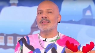 Νίκος Μουτσινάς: "Δικάζουν οι παρουσιαστές μαζί με τους συντάκτες, μαζί με το πάνελ παρέα και καλεσμένους που βγαίνουν σε λινκ"