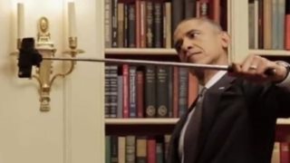Barack Obama: Δίνει συμβουλές για την καλύτερη selfie!