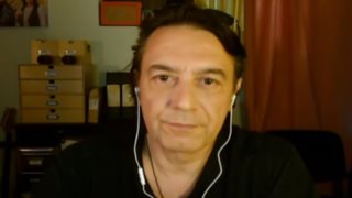 Γιάννης Κότσιρας: «Είναι προσβλητικό να μην υπολογίζουν τους καλλιτέχνες»