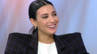 Ευγενία Σαμαρά

: Πώς διέγραψε από τη μνήμη των θεατών το «σέξι κορίτσι του Ράδιο Αρβύλα»;