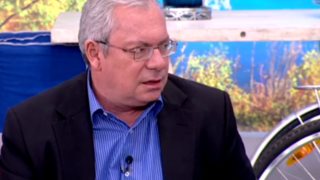 Σταμάτης Μαλέλης: Οι πρώτες δηλώσεις μετά την άδεια στον ΣΚΑΪ: «Περισσότερα κανάλια, περισσότερη ενημέρωση, περισσότερη δημοκρατία»