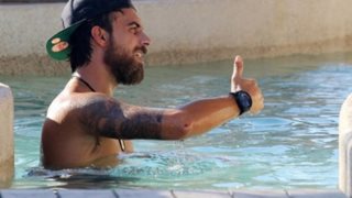 Μάριος Πρίαμος Ιωαννίδης : Νέες φωτογραφίες από τις διακοπές στη Μύκονο!