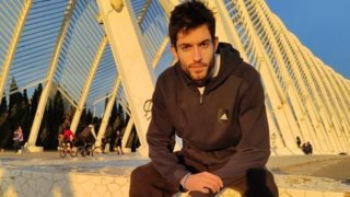 Μίλτος Τεντόγλου: Αυτή είναι η κούκλα σύντροφός του από την Κέρκυρα που του "σπάει τα νεύρα"