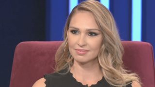 Αφροδίτη Λασκούδη: Η πρώην Playmate μιλά για το σοβαρό πρόβλημα υγείας: «Έφτασα 46 κιλά, ένα βήμα πριν πέσω σε κώμα»