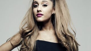 Ariana Grande: Βρίσκεται στην Ελλάδα: Οι φωτογραφίες στη Μύκονο