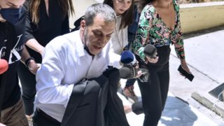 Δικάζεται σήμερα ο Θέμης Αδαμαντίδης: Το βίντεο του ξυλοδαρμού της συντρόφου του και οι ισχυρισμοί του τραγουδιστή