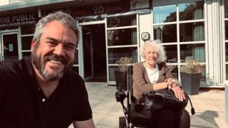 Δύσκολες στιγμές για τον Πυγμαλίωνα Δαδακαρίδη - Έφυγε από τη ζωή η μητέρα του