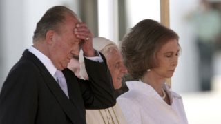 Σε δύσκολη θέση η βασίλισσα Σοφία | Ο Χουάν Κάρλος αποκαλύπτει πολλά για τον γάμο τους στην αυτοβιογραφία που ετοιμάζει