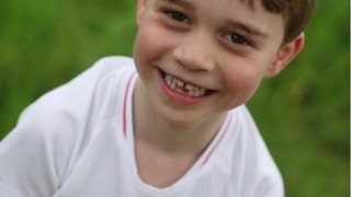 Πρίγκιπας George 
: Πήγε στο γήπεδο και έγινε viral
