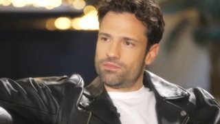 Ο Κωνσταντίνος Αργυρός δίνει ρυθμό στο καλοκαίρι τραγουδώντας πως "το Party (Θα Έχει Το Όνομά Σου)"