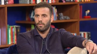 Νίκος Παππάς: "Παράπονο δεν έχω. Έχω κορεστεί από υλικά αγαθά. Από τη στιγμή που τα παίρνουμε με νόμιμο τρόπο και όμορφο, καλό είναι τα χαιρόμαστε"