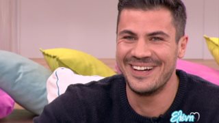 Ο Άκης Πετρετζίκης Στην Ελένη Μενεγάκη: Η αποκάλυψη της «μυστικής» πρότασης συνεργασίας &amp; η στιγμή που άλλαξε η ζωή του
