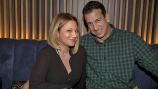 Η Νάνσυ Ζαμπέτογλου απαθανατίζει τον Νάσο Γαλακτερό και τα παιδιά τους