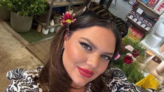 Δανάη Μπάρκα | Φόρεσε το κολακευτικό σορτς για γυναίκες με καμπύλες