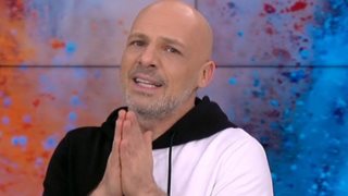 Video Of The Day: Χωρίς κοινό το «Καλό Μεσημεράκι»! Δείτε την επεισοδιακή έναρξη της εκπομπής