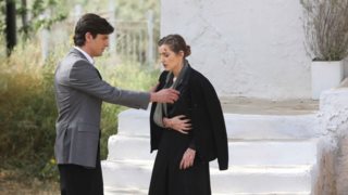 Άγριες Μέλισσες: Έτσι γυρίστηκε η σοκαριστική σκηνή που η Ελένη πέφτει στον γκρεμό