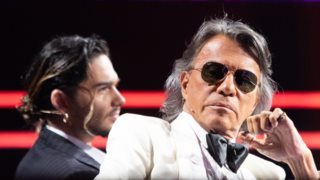 Ο Ηλίας Ψινάκης επιβεβαιώνει ότι είναι μένει στην κριτική επιτροπή του &quot;X-Factor&quot; με μία επική ατάκα!