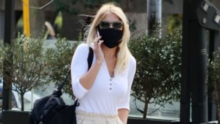 Η Φαίη Σκορδά σε καθημερινές στιγμές εν μέσω lockdown