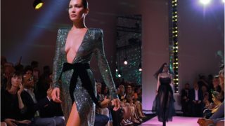 Bella Hadid: Η αμήχανη στιγμή στην πασαρέλα του Alexander Vauthier
