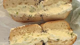 Breakfast Club: 3 λαχταριστές συνταγές με bagel
