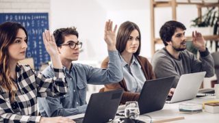 Πώς θα μάθεις να ξεγλιστράς απ&#39; τις άβολες ερωτήσεις
: Μικρά κόλπα επικοινωνίας για να μην έρχεσαι ποτέ σε δύσκολη θέση.
