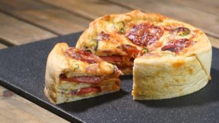 Πώς θα φτιάξεις εύκολα και γρήγορα κέικ πίτσας: Η συνταγή που πρέπει να δοκιμάσεις!