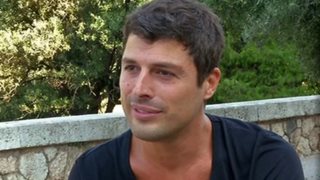 Γιώργης Λαμπαθάκης: Η σπάνια τηλεοπτική εμφάνιση και η αναφορά στη Σίσσυ Φειδά: «Δεν έχουμε επαφές»