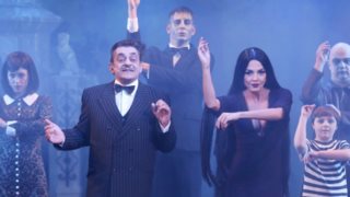 Οικογένεια Άνταμς: Η εντυπωσιακή πρεμιέρα: Ποιοι έδωσαν το «παρών»;