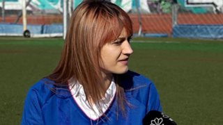 Ειρήνη Ερμίδου: Παίζει μπάλα με... τακούνια και περιγράφει τον ιδανικό άντρα για εκείνη!