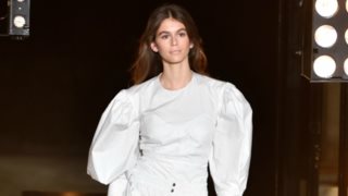 Kaia Gerber: Σχεδιάζει την πρώτη της συλλογή σε συνεργασία με τον Karl Lagerfeld
