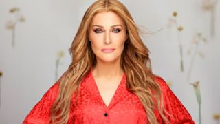 Η Νατάσα Θεοδωρίδου επιστρέφει στην πίστα! Η εντυπωσιακή φωτογράφιση &amp; το νέο νυχτερινό κέντρο που θα τη φιλοξενήσει