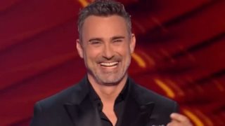 Η απόλυτη έκπληξη στον τελικό του "The Voice"! Το ρεσιτάλ του Καπουτζίδη &amp; η "επιστροφή" του Μαραβέγια
