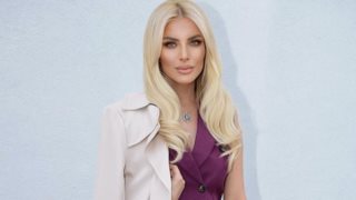 Βlue nail theory | Οι διάσημες Ελληνίδες που έχουν ήδη υιοθετήσει το πιο hot manicure της σεζόν