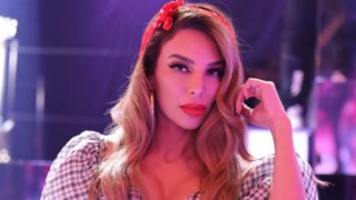 Η Κέλλυ Κελεκίδου ποζάρει με την κόρη της σε μια σπάνια φωτογραφία