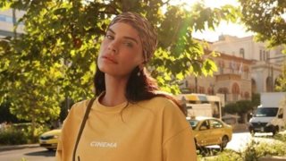 Χριστίνα Μπόμπα: &quot;Γεννήθηκε κόντρα στους &quot;σίγουρους&quot; κανόνες. Χωρίς ανάγκη για εντυπωσιασμό, χωρίς &quot;κίτρινη&quot; διάθεση&quot;