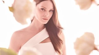 Υβόννη Μπόσνιακ: Σας δίνει την καλύτερη συνταγή για κέικ καρότου
