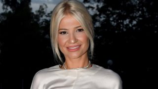 Φαίη Σκορδά | Η λαμπερή εμφάνισή της στη δεξίωση του γάμου του Γιώργου Αγγελόπουλου