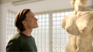 &quot;Καρτ Ποστάλ&quot; | Μία νέα άφιξη ανατρέπει τα πάντα στο τελευταίο επεισόδιο της σειράς της Βικτόριας Χίσλοπ