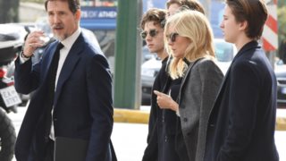 Aide-mémoire | Η μάχη της τηλεθέασης στην εποχή της νέας γαλαζοαίματης ελίτ