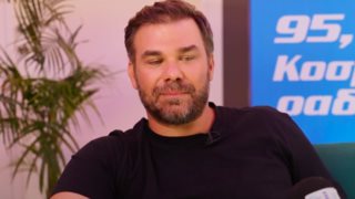 Γιώργος Σαμπάνης: Έπαθα αιμάτωμα επάνω στη σκηνή - Αν συνέχιζα μπορεί να μην τραγουδούσα ξανά ποτέ&quot;