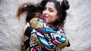 Μαρίνα Σάττι: Ποια είναι η τραγουδίστρια που έγινε viral και ποστάρουν όλοι το τραγούδι της;