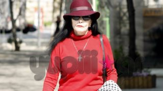 Ζωζώ Σαπουντζάκη: Η σπάνια δημόσια εμφάνιση με τον σύντροφό της! Όλες οι φωτογραφίες