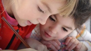 MamaPost by The Mamagers: «4 μύθοι που πιστεύουμε οι γονείς για τη σωστή εκμάθηση των αγγλικών»