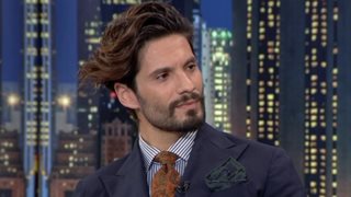 Ο Γιώργος Καράβας για το τηλεοπτικό του ντεμπούτο, τη γνωριμία με τη Γιάννα Νταρίλη &amp; το GNTM