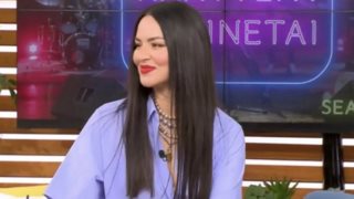 Ζενεβιέβ Μαζαρί: &quot;Κανείς δεν ασχολήθηκε με το ότι ο Γιώργος Καράβας έμεινε με το σώβρακο - Τον είδες τον κούρο;&quot;