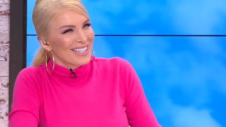 Κατερίνα Καινούργιου: Η επική ατάκα στον αέρα του «Ευτυχείτε»: «Γενικώς έχω πολύ πλαστικό επάνω μου»