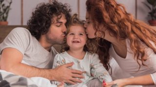 MamaPost by The Mamagers: «Υπάρχει τίποτα πιο επείγον απ’ το να περάσουμε ευτυχισμένες στιγμές μαζί με τα παιδιά μας;»