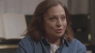 Χάρις Αλεξίου: &quot;Η μητέρα μας πέθανε πολύ νέα και αναγκάστηκα να δουλέψω από πολύ μικρή, πήγαινα σχολείο ακόμα&quot;