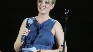 Σία Κοσιώνη: Με φουσκωμένη κοιλίτσα στη σκηνή: Φωτογραφίες